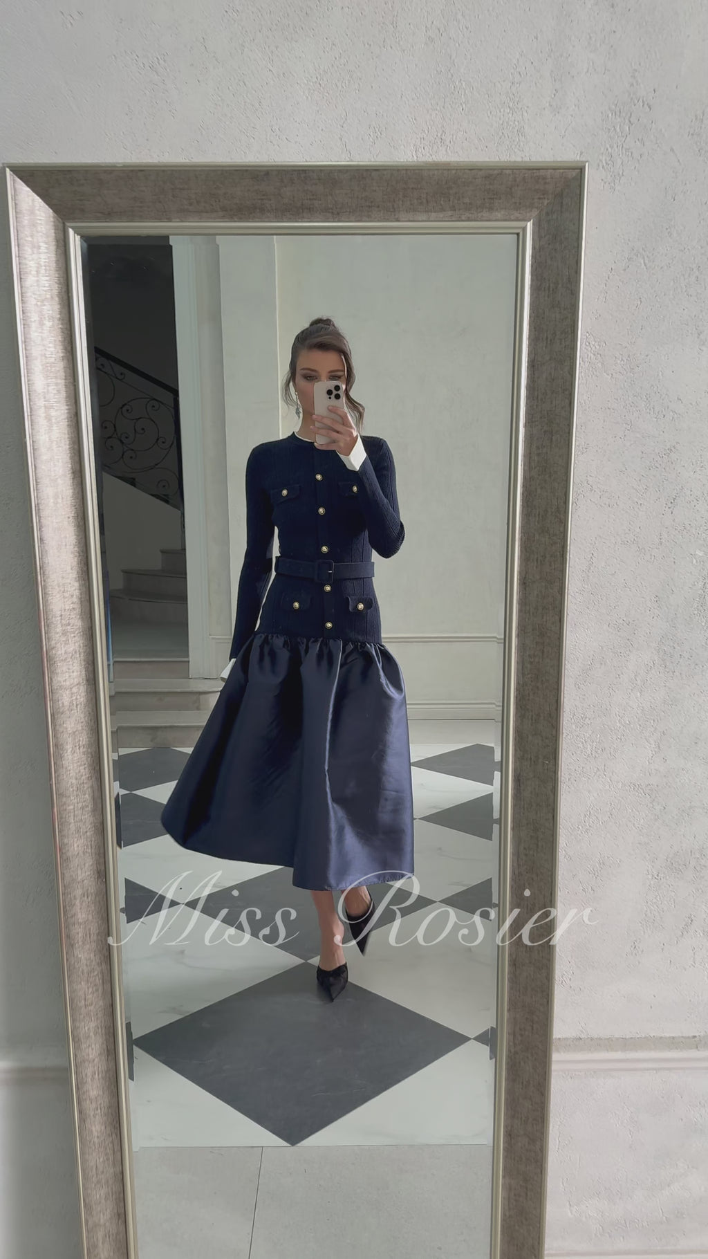Robe mi-longue en maille bleu marine