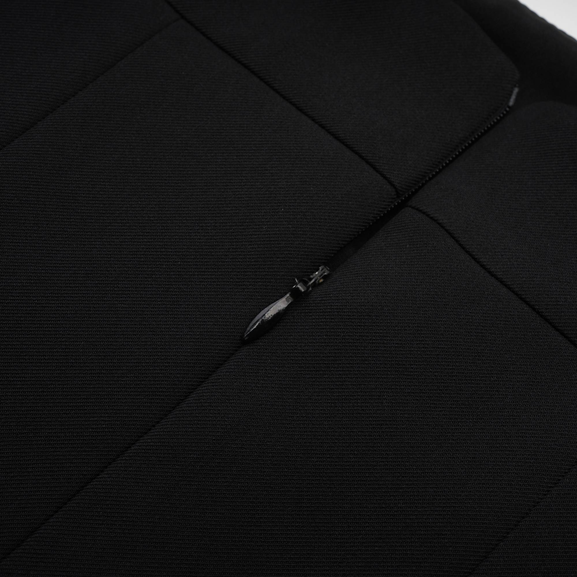 Mini-robe noire plissée Camellia - Miss Rosier - Boutique en ligne pour femmes